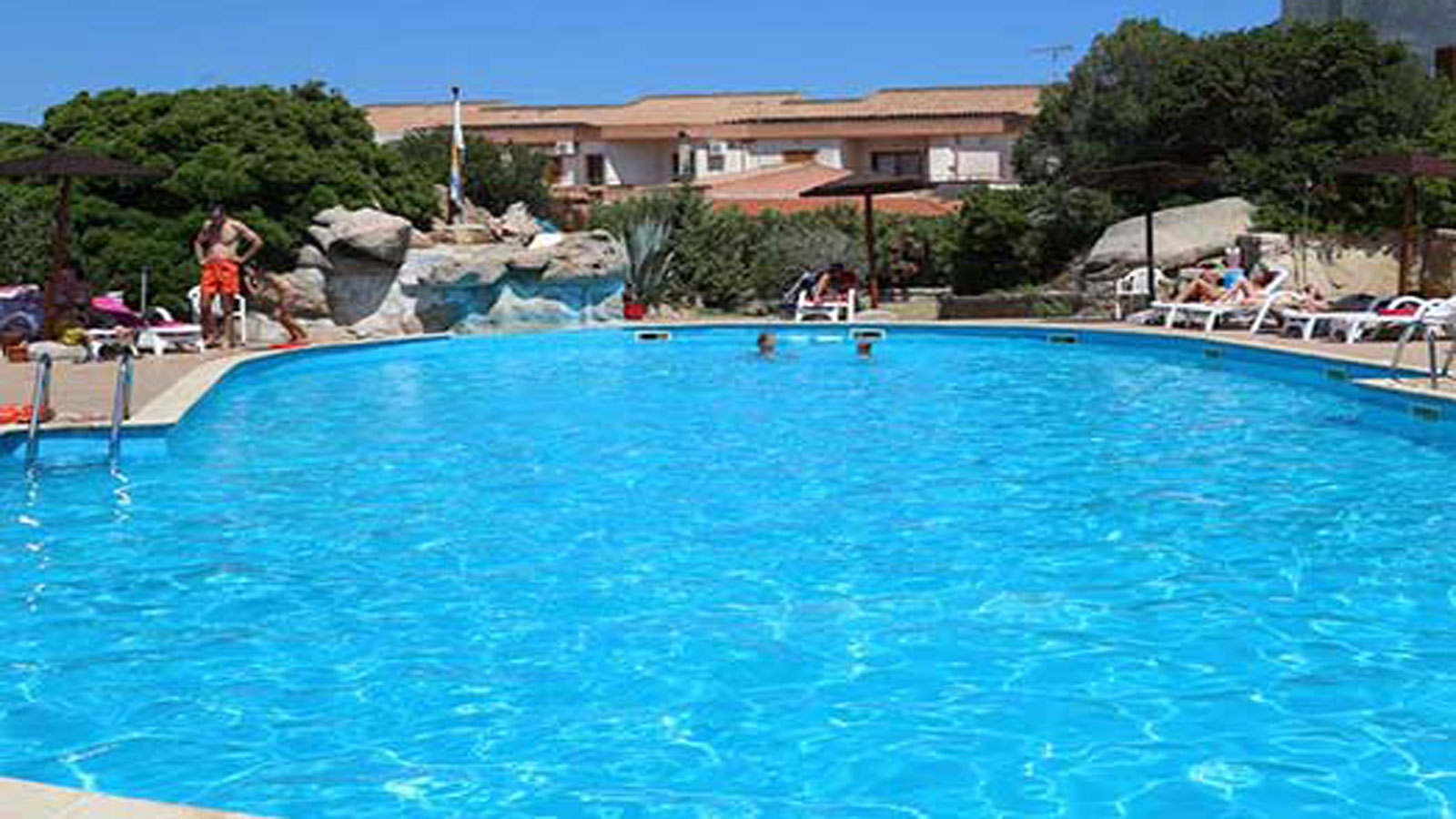 club-esse-capo-d'orso-piscina-02