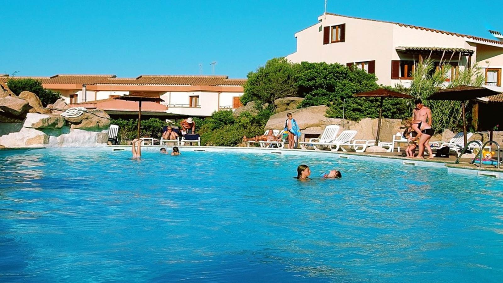 club-esse-capo-d'orso-piscina